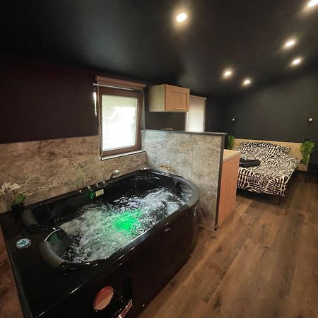 Jacuzzi Love Room Mulhouse Buitenkant foto