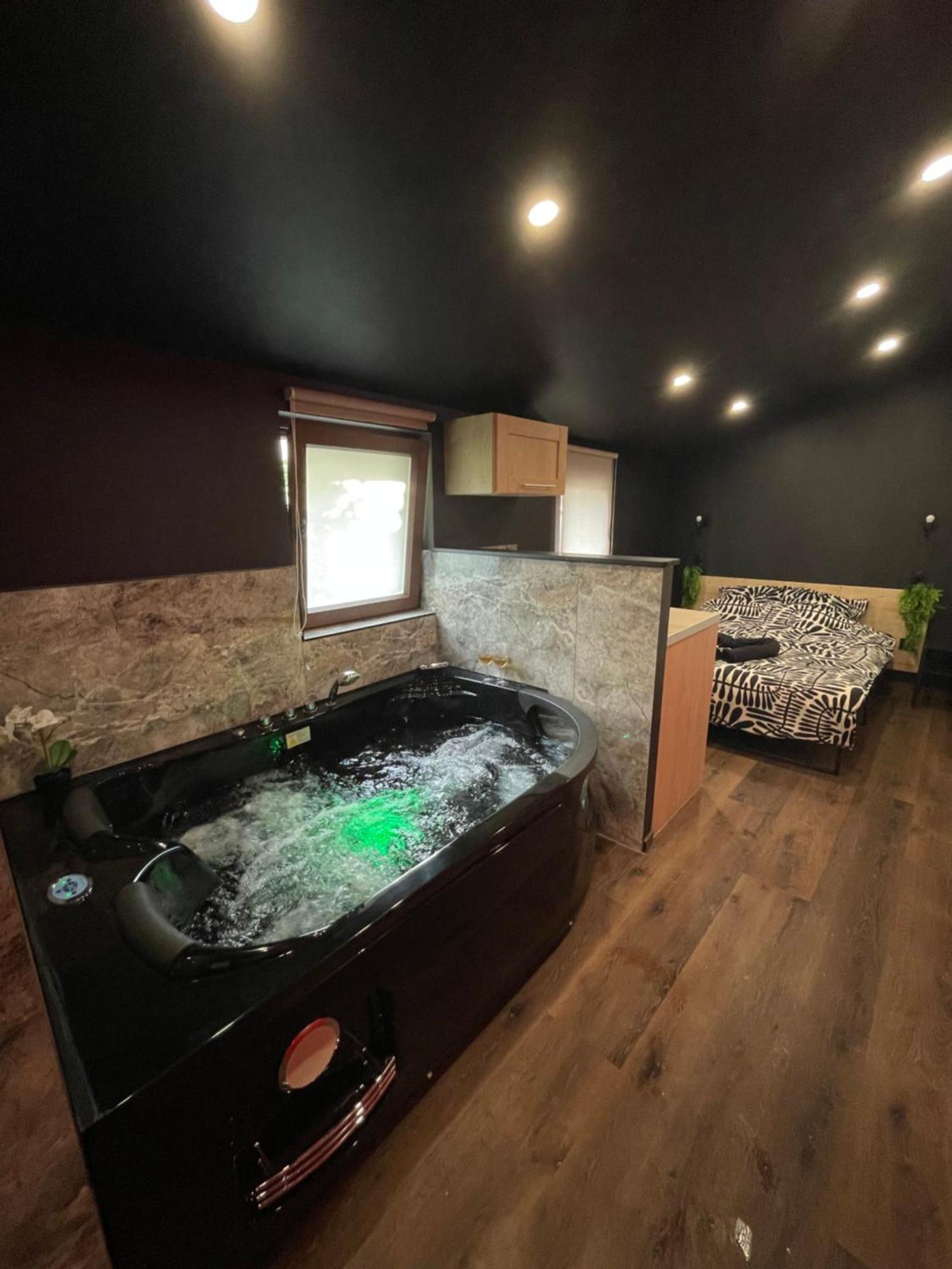 Jacuzzi Love Room Mulhouse Buitenkant foto